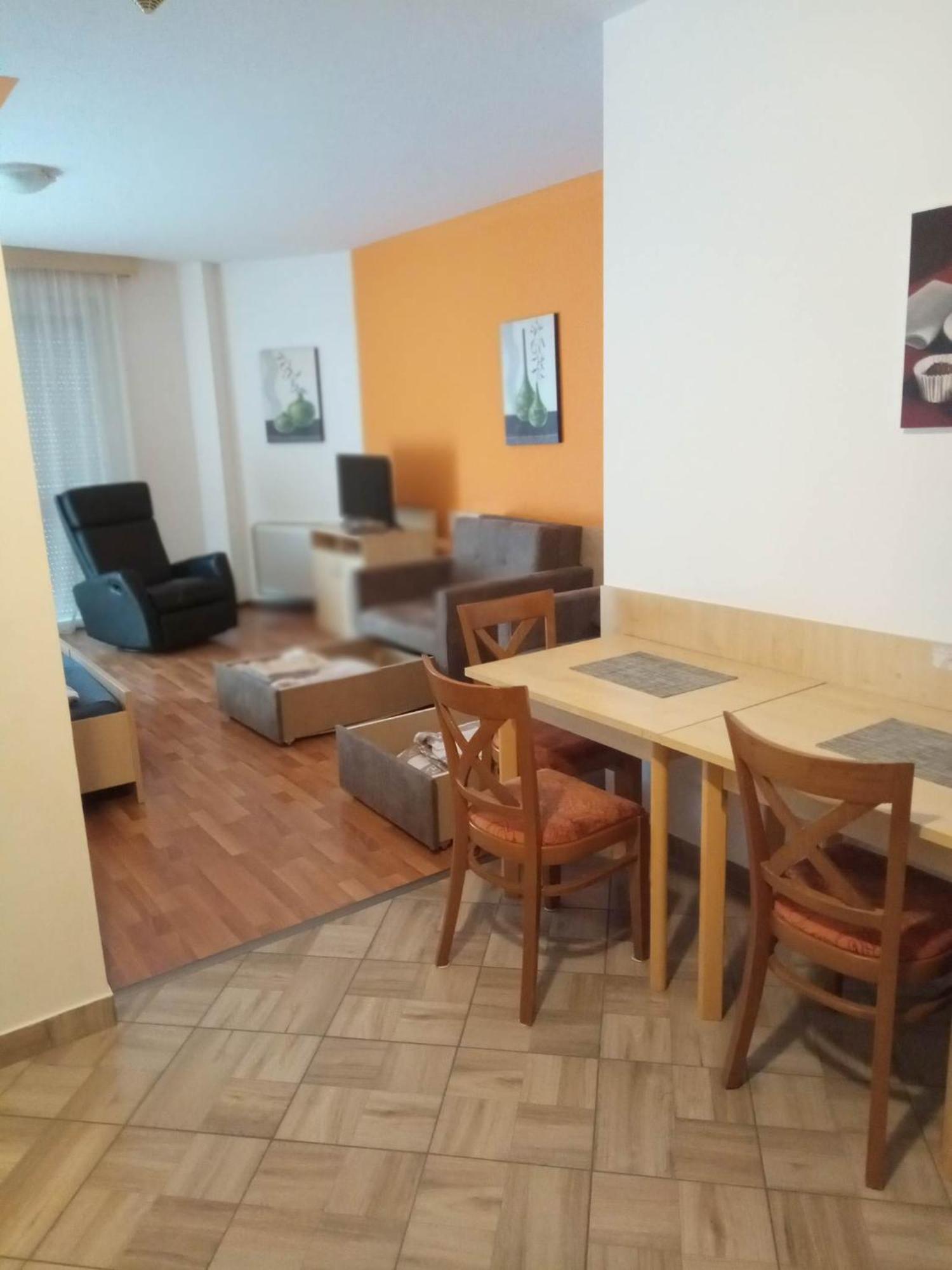 Oazis Wellness Apartman2 Hajdúszoboszló 객실 사진