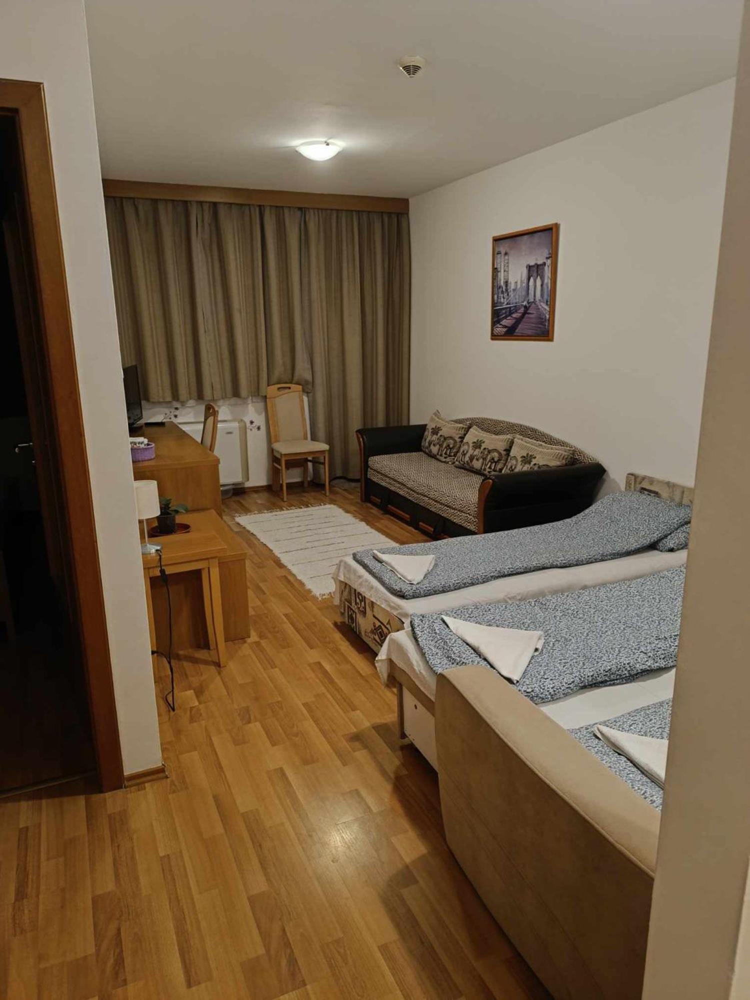 Oazis Wellness Apartman2 Hajdúszoboszló 객실 사진