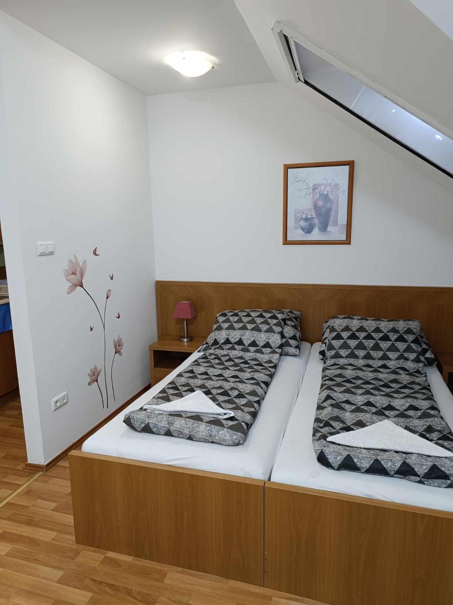 Oazis Wellness Apartman2 Hajdúszoboszló 객실 사진